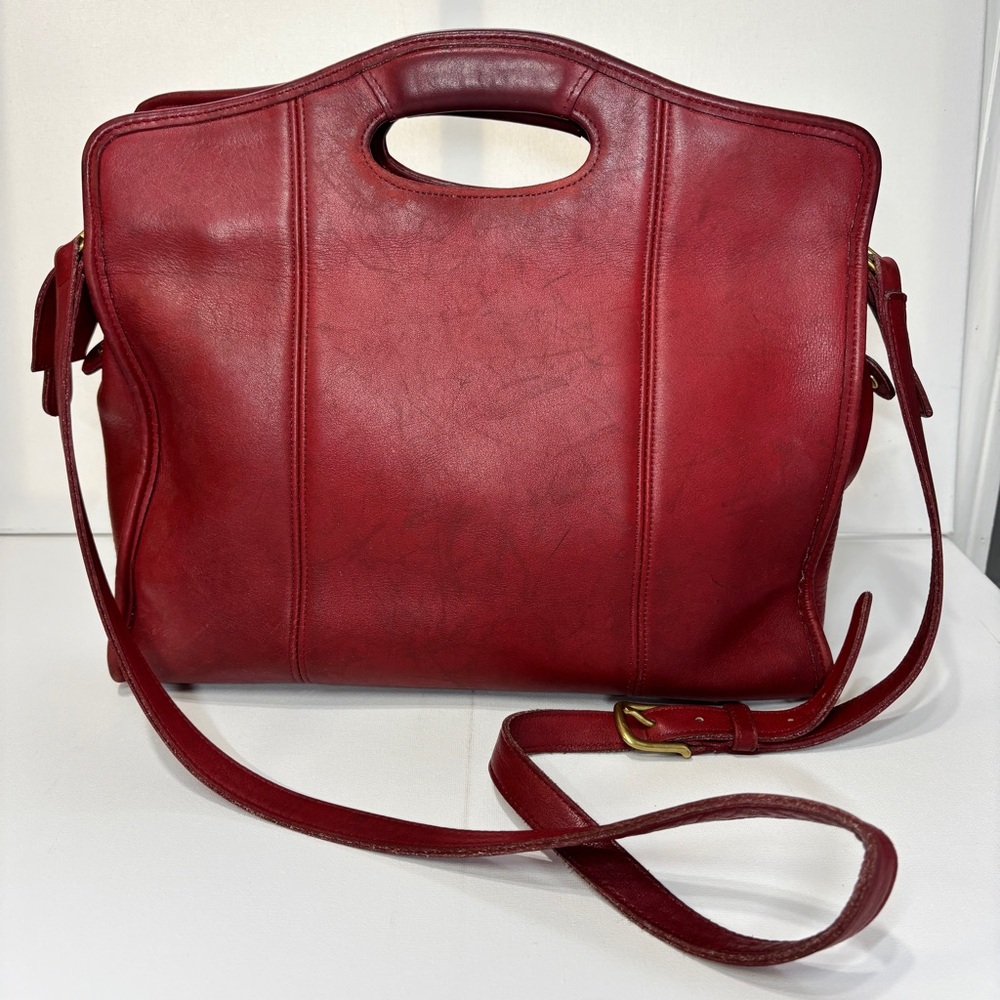 Vintage Coach 2-Way Crossbody/Tote Bag 9995 Leather Red zip top shopper